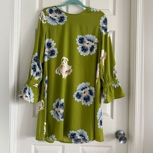 Loft floral shift dress with tie sleeves. Feminine. EUC! Size small.